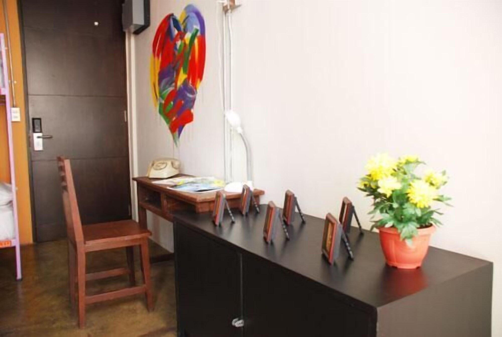 Silom Art Hostel Μπανγκόκ Εξωτερικό φωτογραφία