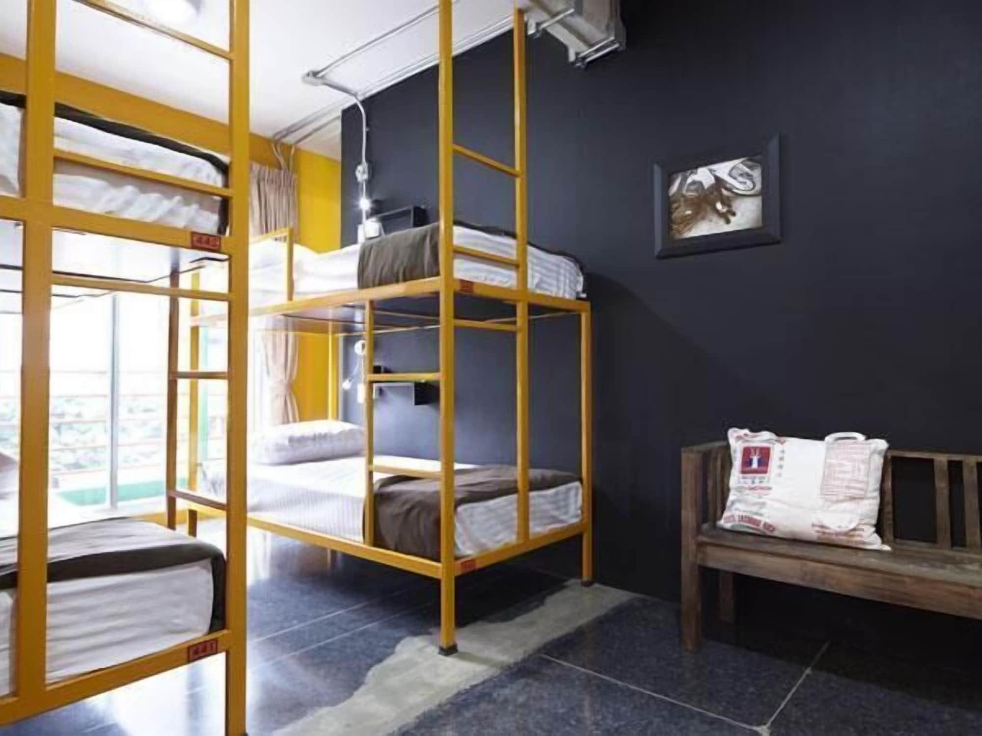 Silom Art Hostel Μπανγκόκ Εξωτερικό φωτογραφία