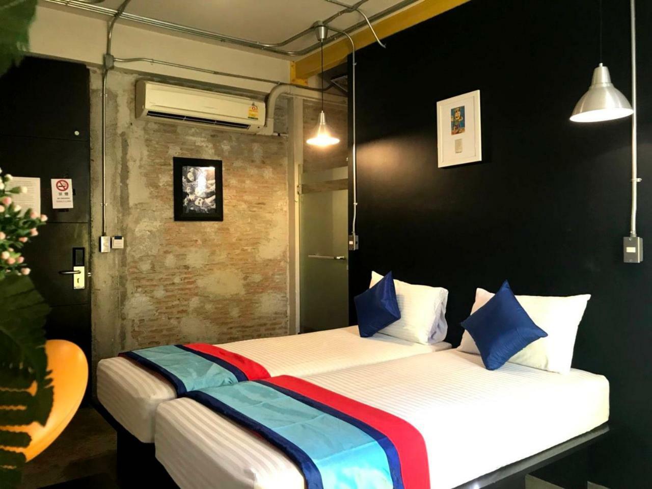 Silom Art Hostel Μπανγκόκ Εξωτερικό φωτογραφία