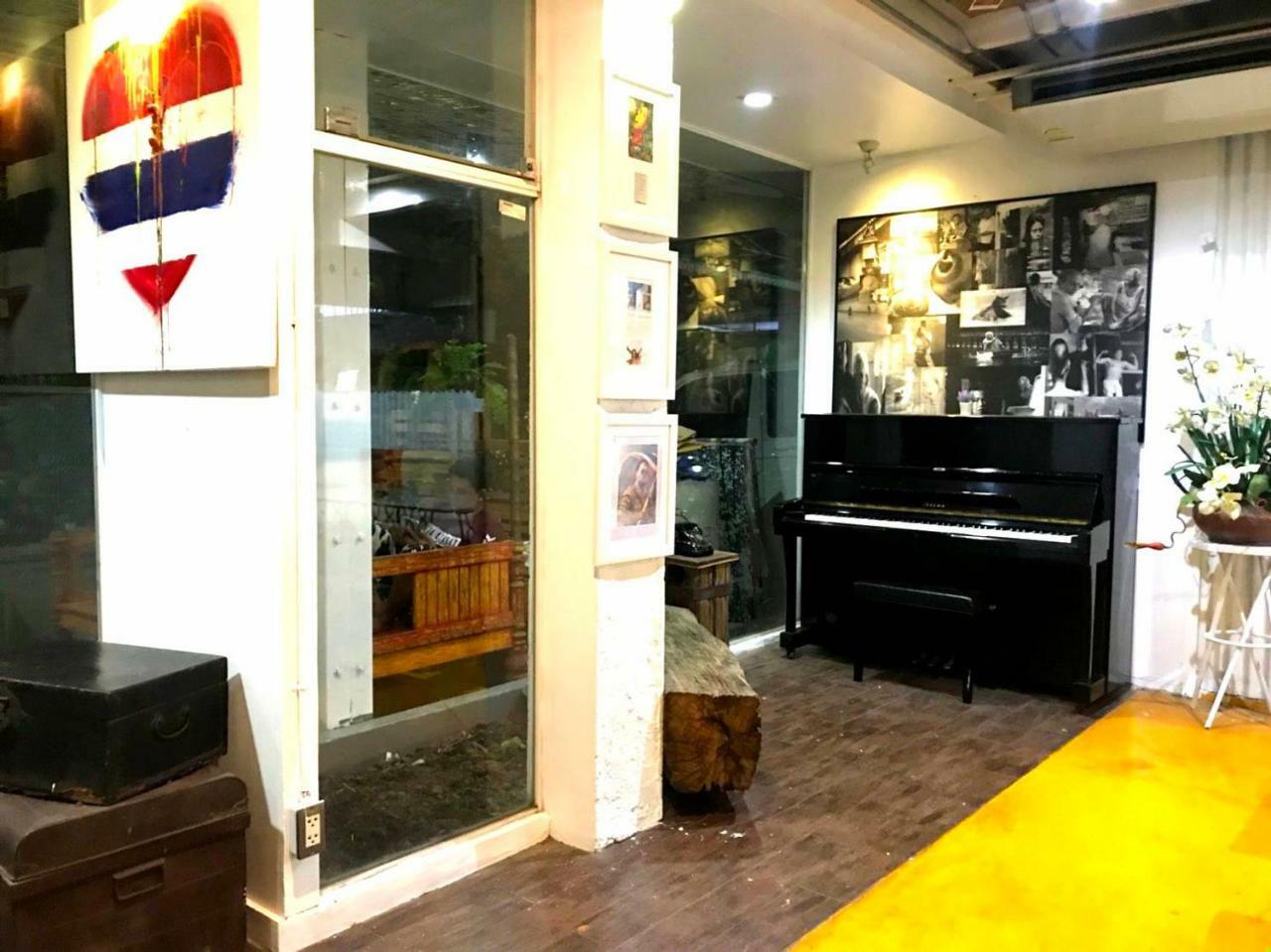 Silom Art Hostel Μπανγκόκ Εξωτερικό φωτογραφία