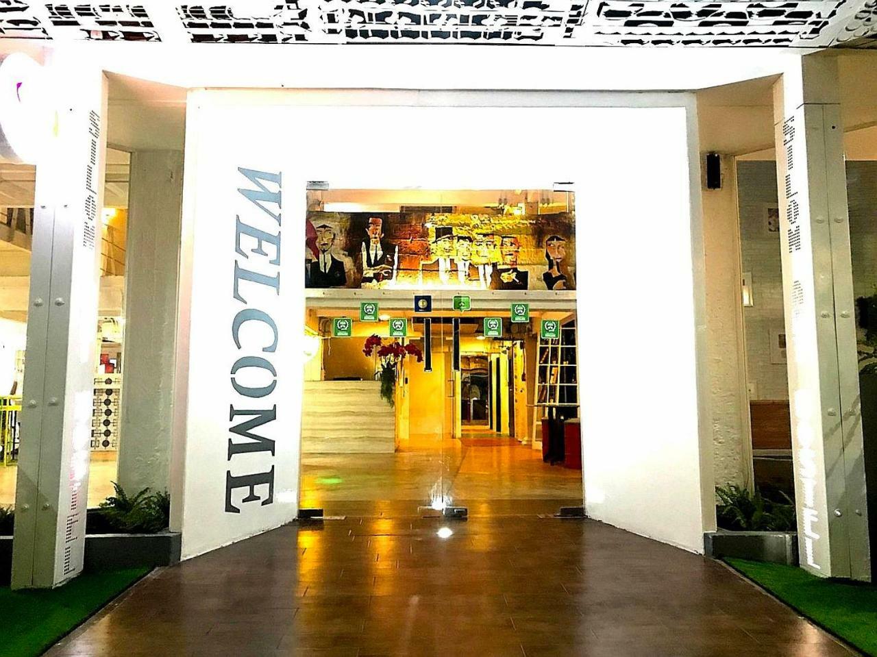 Silom Art Hostel Μπανγκόκ Εξωτερικό φωτογραφία