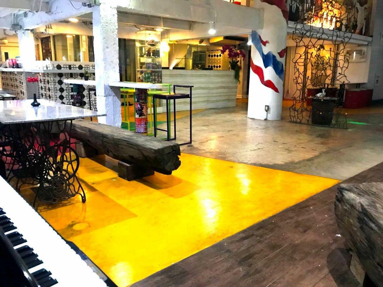 Silom Art Hostel Μπανγκόκ Εξωτερικό φωτογραφία
